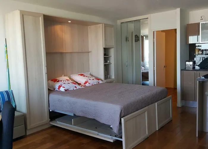 Les Huniers Apartment *